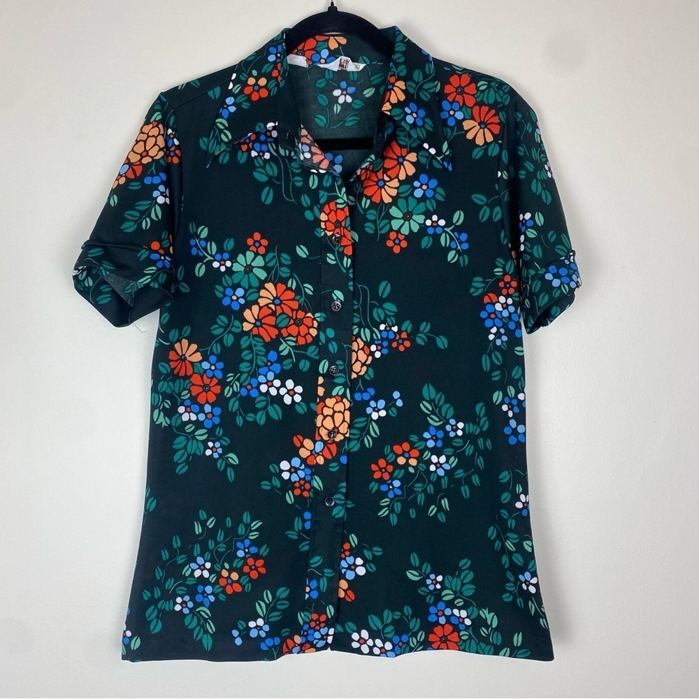 Vintage 60s 70s Dayne Taylor Retro Dark Floral
Pointed Collar Polyester Top